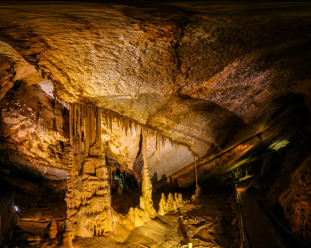 Карстовые пещеры мраморная эмине-баир-хосар красная