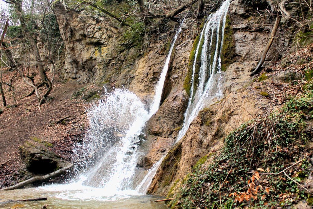 Экскурсия по Крыму Сотеры каменные грибы водопад Гейзер Алака
